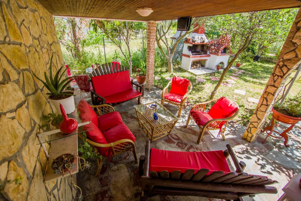 Villa Touzla โอฟรีนีออน ภายนอก รูปภาพ