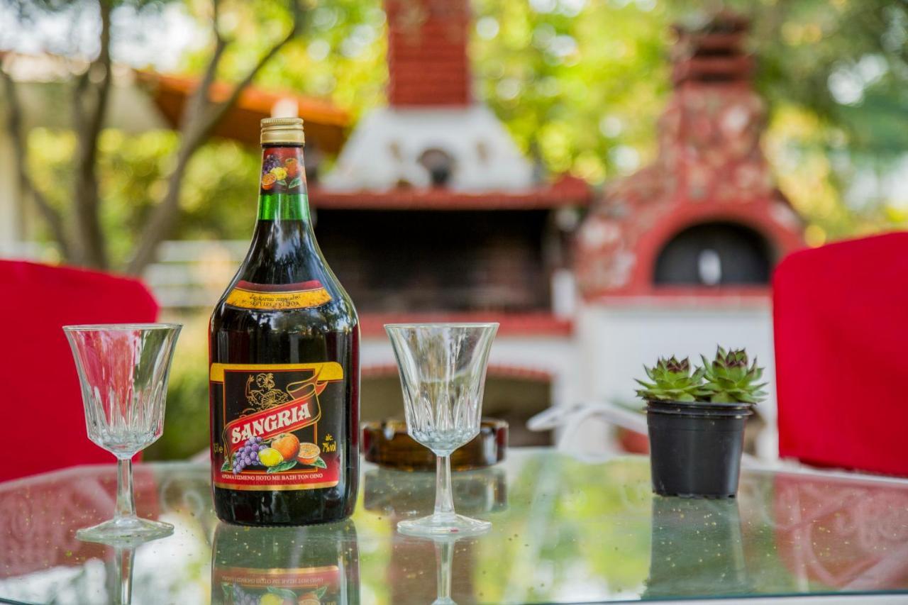 Villa Touzla โอฟรีนีออน ภายนอก รูปภาพ