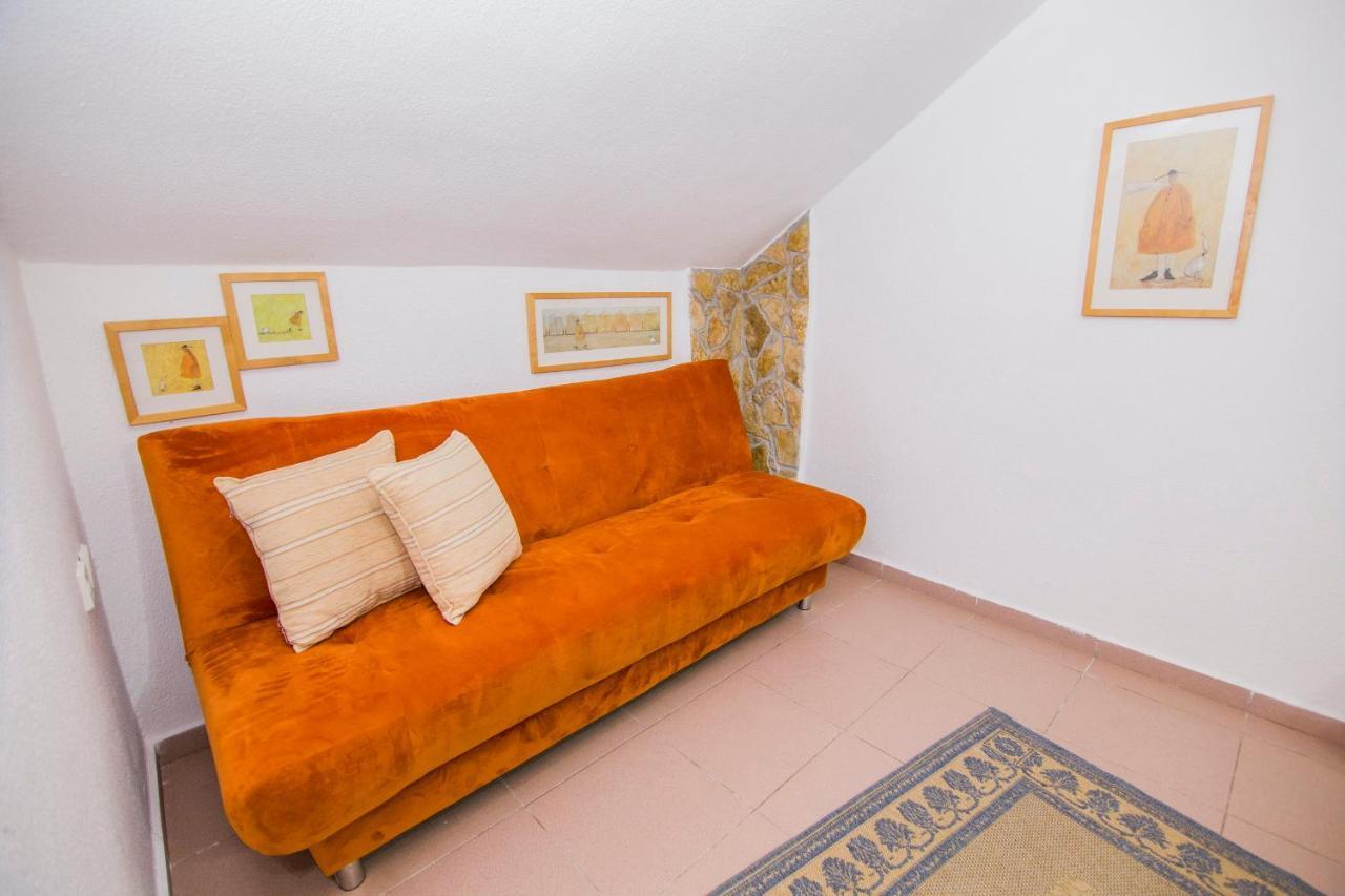 Villa Touzla โอฟรีนีออน ภายนอก รูปภาพ