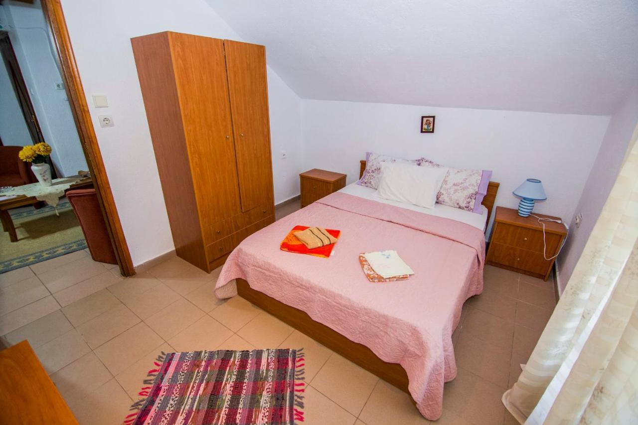 Villa Touzla โอฟรีนีออน ภายนอก รูปภาพ