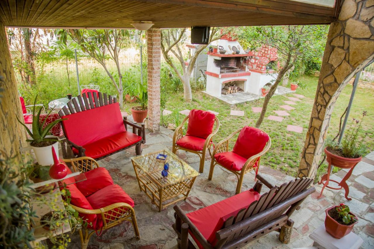 Villa Touzla โอฟรีนีออน ภายนอก รูปภาพ